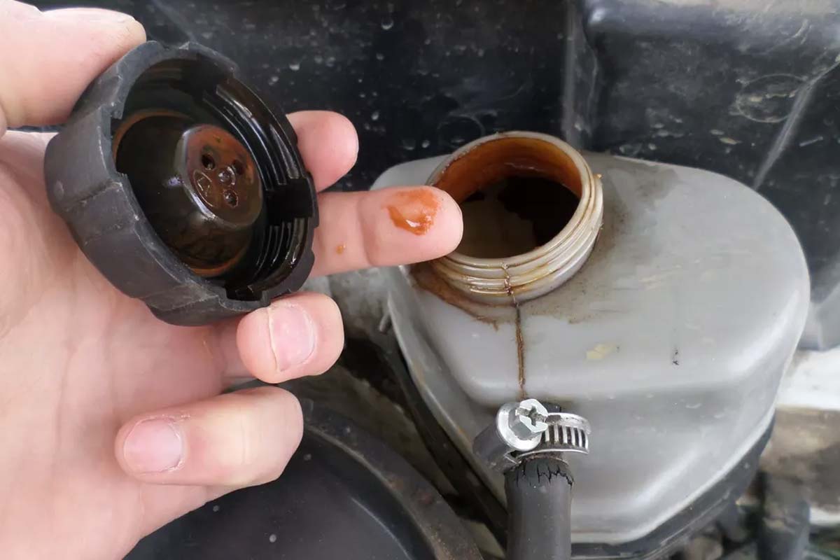 liquide-de-refroidissement-noir